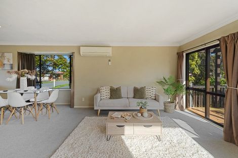 Photo of property in 2/15 Lowry Avenue, Redwood, Christchurch, 8051