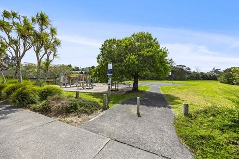 Photo of property in 19 Reybert Place, Massey, Auckland, 0614