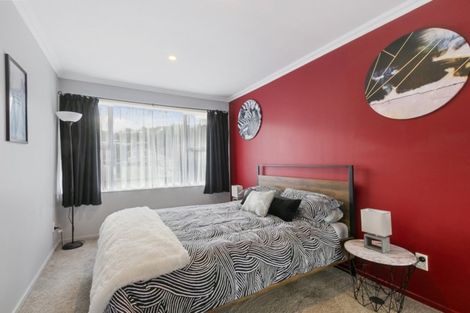 Photo of property in 15 Clematis Grove, Maungaraki, Lower Hutt, 5010