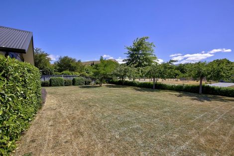 Photo of property in 23 Bridesdale Drive, Lake Hayes, Queenstown, 9304