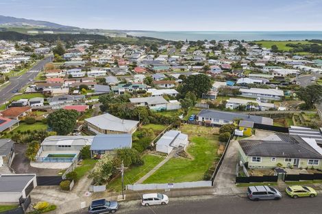 Photo of property in 3 Scott Street, Moturoa, New Plymouth, 4310