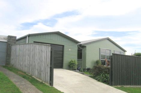 Photo of property in 20 Bartlett Grove, Tawa, Wellington, 5028