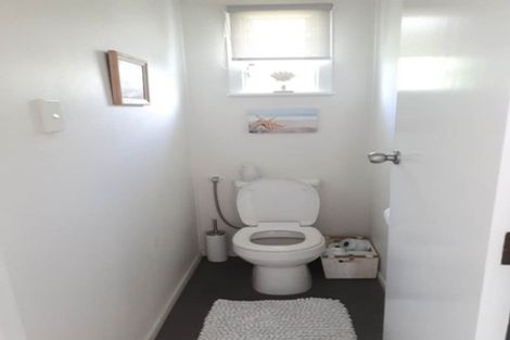 Photo of property in 15 Lowtherhurst Road, Massey, Auckland, 0614