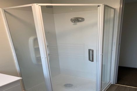 Photo of property in 7 Grenadine Place, Unsworth Heights, Auckland, 0632