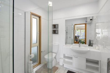 Photo of property in 27 Augusta Street, Redcliffs, Christchurch, 8081