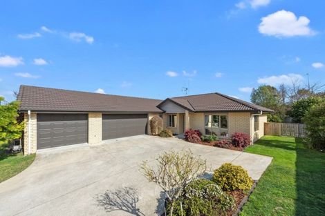 Photo of property in 27 Whitney Place, Rototuna North, Hamilton, 3210