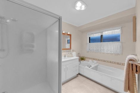 Photo of property in 3 Magellan Rise, Flagstaff, Hamilton, 3210