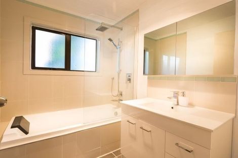 Photo of property in 1/25 Cron Avenue, Te Atatu South, Auckland, 0610