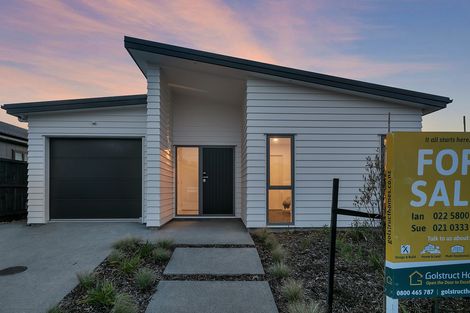 Photo of property in 36 Lumbarda Drive, Kumeu, 0810