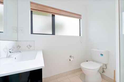 Photo of property in 15 Lake Panorama Drive, Henderson, Auckland, 0612