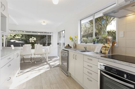 Photo of property in 1/8 Tallington Crescent, Torbay, Auckland, 0630