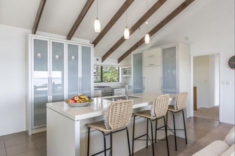 Photo of property in 204 Vipond Road, Stanmore Bay, Whangaparaoa, 0932