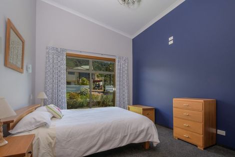 Photo of property in 26 Gravesend Place, Picton, 7220