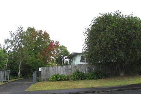 Photo of property in 9 Lavery Place, Sunnynook, Auckland, 0632