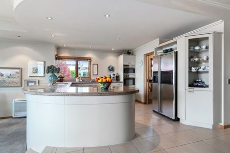 Photo of property in 64 Lake Crescent, Hamilton Lake, Hamilton, 3204