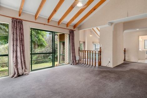 Photo of property in 2 Mulberry Lane, Otaika, 0170