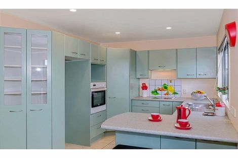 Photo of property in 2/115 Arran Road, Browns Bay, Auckland, 0630