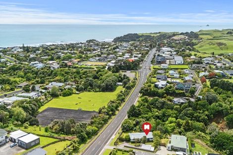 Photo of property in 1185 South Road, Oakura, 4314