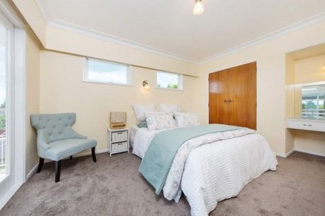 Photo of property in 25 The Crest, Sunnyhills, Auckland, 2010