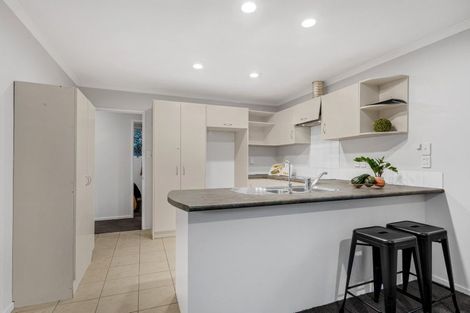 Photo of property in 8 George Arthur Place, Pukekohe, 2120
