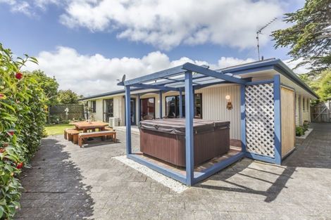 Photo of property in 7 Observatory Close, Whitby, Porirua, 5024