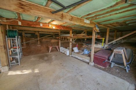 Photo of property in 21 Seaview Road, Cable Bay, 0420