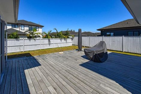 Photo of property in 8 Brumbie Way, Karaka, Papakura, 2113