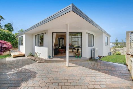 Photo of property in 2/9 Mossop Rise, Glenfield, Auckland, 0629