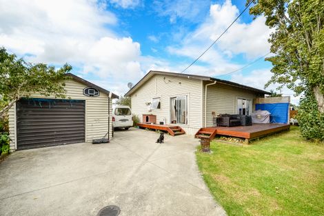 Photo of property in 2a Parakai Avenue, Parakai, 0830