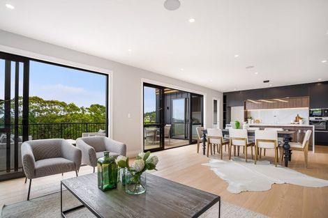 Photo of property in 40 Paparahi Place, Wainui, 0992