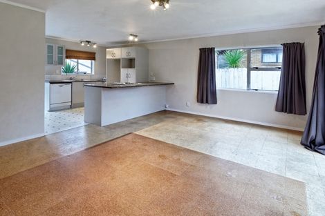 Photo of property in 1/55 Stottholm Road, Titirangi, Auckland, 0604