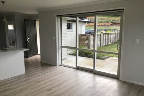 Photo of property in 22 Lakeside Terrace, Omokoroa, 3114