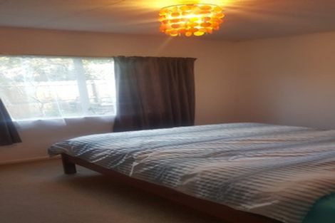 Photo of property in 1/2 Netherlands Avenue, Kelston, Auckland, 0602