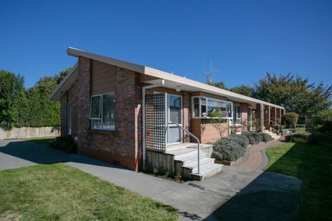 Photo of property in 321 Shakespeare Street, Leamington, Cambridge, 3432