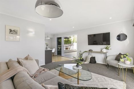 Photo of property in 6 Stott Avenue, Birkdale, Auckland, 0626