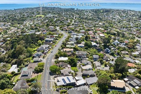 Photo of property in 282 Glamorgan Drive, Northcross, Auckland, 0630