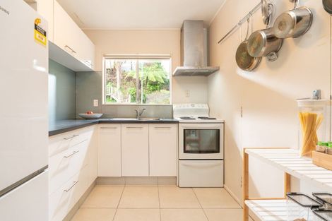 Photo of property in 33 Delhi Crescent, Khandallah, Wellington, 6035