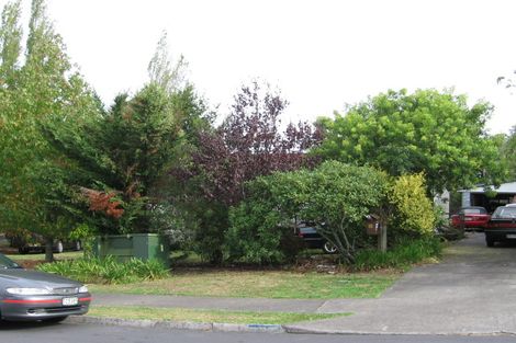Photo of property in 2 Elizabeth Drive, West Harbour, Auckland, 0618