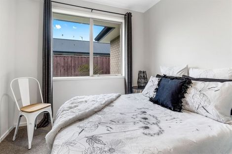 Photo of property in 36 Shillingford Boulevard, Rolleston, 7615