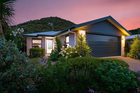 Photo of property in 11 Lakeview Quay, Pyes Pa, Tauranga, 3112