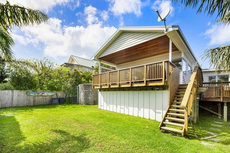 Photo of property in 22 Tiri Road, Manly, Whangaparaoa, 0930