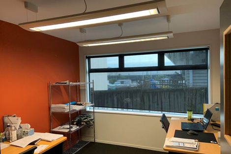 Photo of property in 1/108 Lincoln Road, Henderson, Auckland, 0610