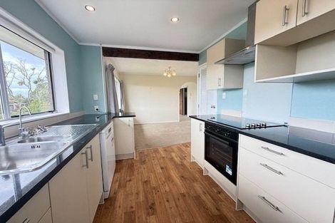 Photo of property in 70 Glencoe Road, Browns Bay, Auckland, 0630