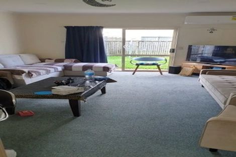 Photo of property in 3 Butia Avenue, Henderson, Auckland, 0612
