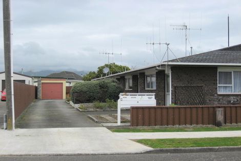 Photo of property in 2/4 Princes Street, Levin, 5510