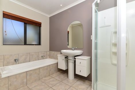 Photo of property in 7 Roderick Place, Rototuna, Hamilton, 3210