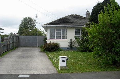 Photo of property in 27 Camden Street, Redwood, Christchurch, 8051