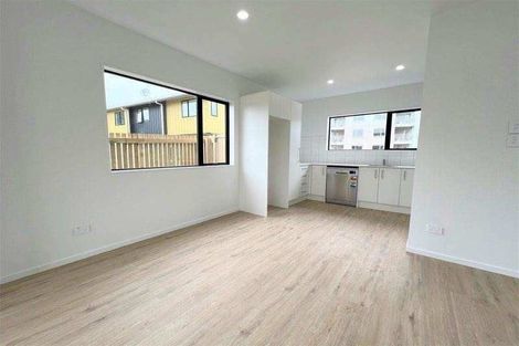 Photo of property in 35 Eileen Newey Place, Henderson, Auckland, 0612