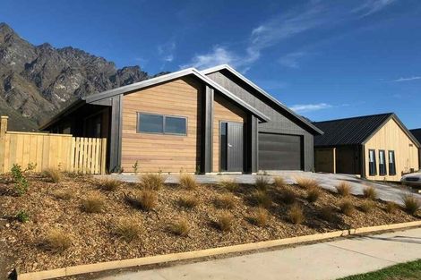 Photo of property in 55 Corriedale Road, Jacks Point, 9371