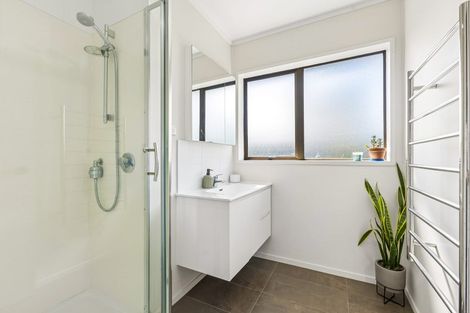 Photo of property in 2/12 Bungalore Place, Half Moon Bay, Auckland, 2012